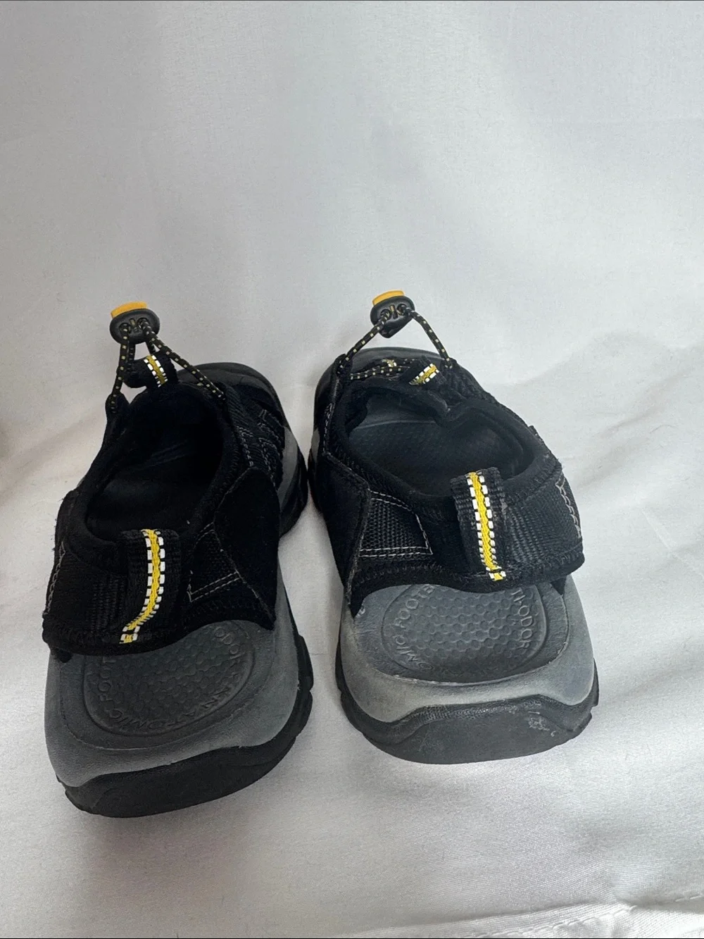 Keen Men's Newport H2 Hiking Waterproof Sandals Black and Yellow Men’s Size 7.5